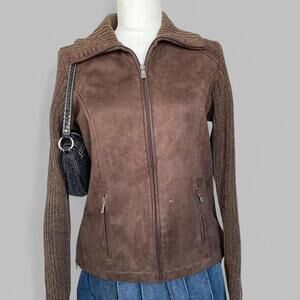 Brown Faux Suede and Knit Zip Up Sweater! 🤎
